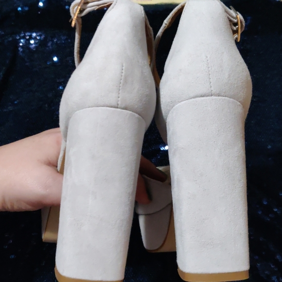 Shellys London NEW light grey suede platform heels - Picture 4 of 7